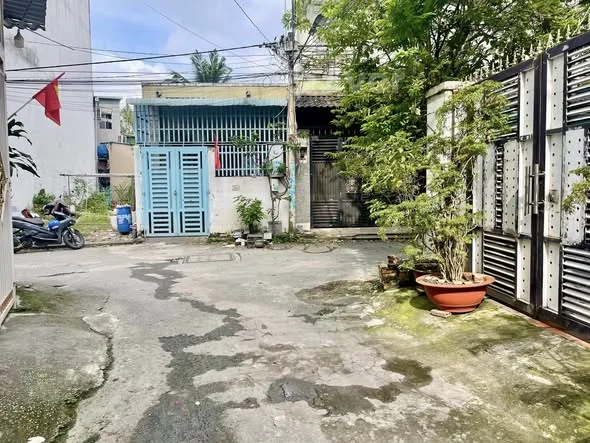 3.8 TỶ- NHÀ LINH XUÂN TPHCM - 60M2 HẺM XE HƠI - GẦN LÀNG ĐẠI HỌC THỦ ĐỨC