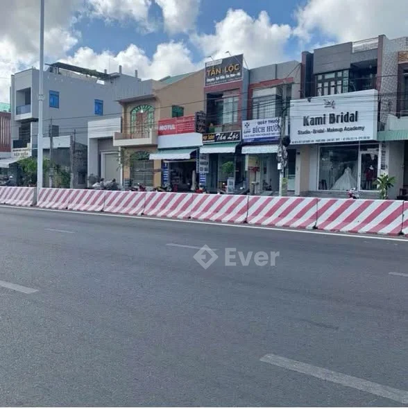 SIÊU PHẨM NHÀ MẶT TIỀN HƯƠNG LỘ 5Xã Long Hải ( Phước Hưng cũ )-- 162m2- full thổ cư.