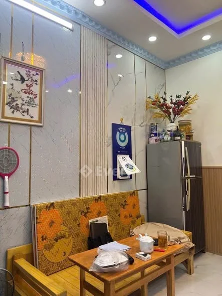 Giá chỉ 3tỷ450 | Diện tích 42m2, 2PN 1WC | cách MT đường Phạm Hữu Lầu, Quận