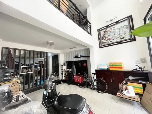 HẠ G.IÁ SỐC 1.1 T.Ỷ, GI.Á MỚI CÒN 9.9 T.Ỷ!XE HƠI NGỦ TRONG NHÀ - HOÀNG HOA THÁM - BÌNH THẠNH -