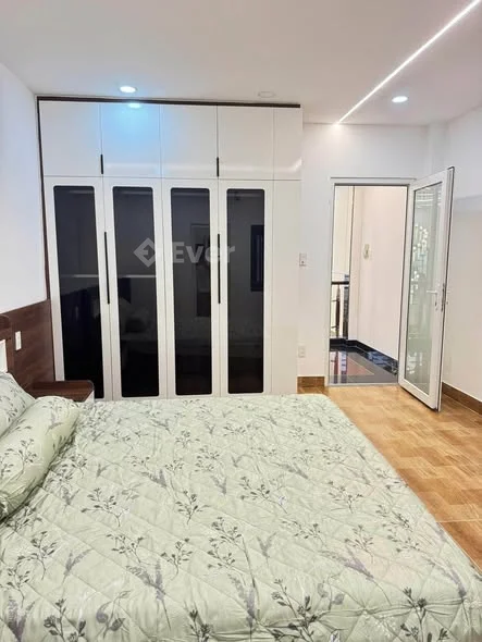 NHÀ THẠNH LỘC - Q12. Diện tích: 4 x 16m. Kết cấu: trệt, lửng, 1 lầu.