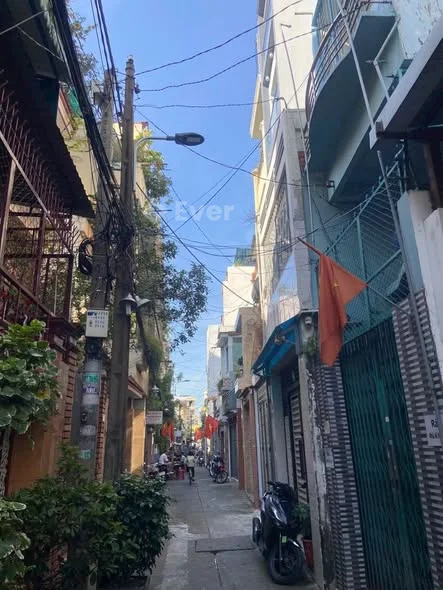 Bán nhà HXH CMT8, quận 3 (đối diện chợ Hoà Hưng).DTKV: 3.2x14m