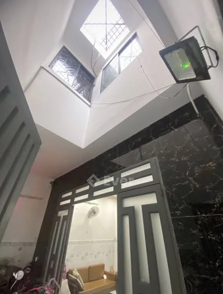 Chỉ 4TỶ990 - Nhà DT khủng 5,5 x 10mTrần Bình Trọng - 4,99 tỷ - 55m²