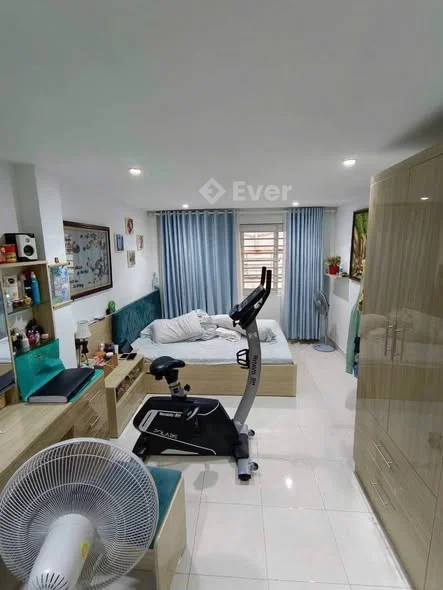 TÔ HIẾN THÀNH Q.10 - 30M2 - 4 TẦNG 3PN - 6 TỶ GIẢM CÒN 5.6 TỶ ( TL )