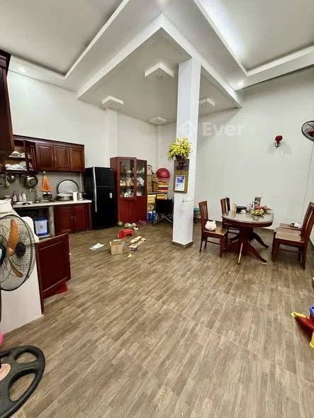 Nhà 3 Tầng Sơn Kỳ Tân Phú Diện tích: 4.8m x 18m, nở hậu 5mG iá: 8T ỷ hơn