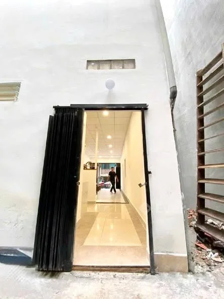 -Diện tích: 3.8 x 11 - DTS: 82m2-Kết cấu: 2 tầng, 2pn 1wc, ban công - Thỏa thuận - 40m²