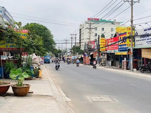 GIÁ: 21,3 TỶ BÁN ĐẤT MẶT TIỀN Hoàng Hữu Nam NGAY Học Viện Thiếu Niên VN