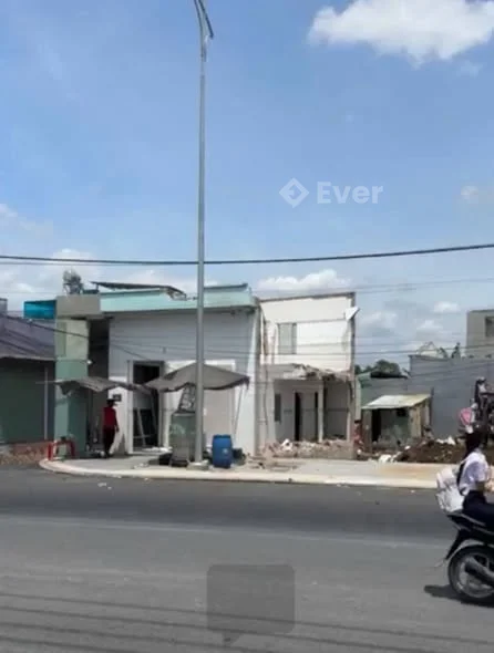 BÁN LÔ ĐẤT NGAY CỔNG TRƯỜNG CẤP 2 TÂN BÌNH SÁT MT ĐƯỜNG NGUYỄN THỊ TƯƠI