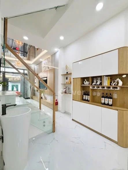 NHÀ MỚI 3 TẦNG – HẺM XE TẢI THÔNG – GẦN SÂN BAY