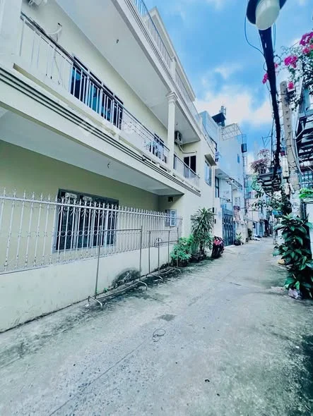 NGAY VINCOM NGUYỄN XÍ BÌNH THẠNH - HẺM Ô TÔ 1 TRỤC - 93M2 NGANG 4.2M TCT - CHỈ 9.x