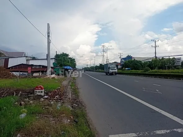 BÁN GẤP! HƠN CÔNG ĐẤT MẶT TIỀN ĐỪƠNG QL1A - KP3, PHƯỜNG 2, TX CAI LẬY, TIỀN GIANG CŨ