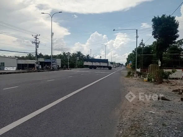 BÁN GẤP! HƠN CÔNG ĐẤT MẶT TIỀN ĐỪƠNG QL1A - KP3, PHƯỜNG 2, TX CAI LẬY, TIỀN GIANG CŨ