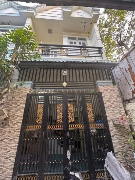 Ccg Nhà Bán 1trệt 1 lầu --DT:4X13. Giá:1Tỷ600 chốt