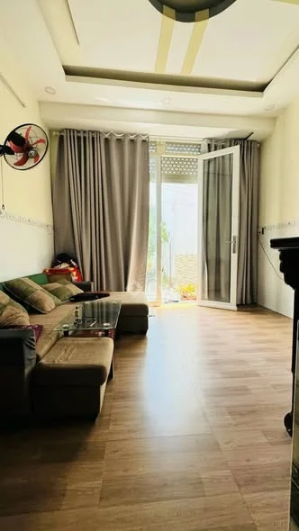 Nhà 3 Tầng Diện Tích Lớn Gần Đại Học Công Thương