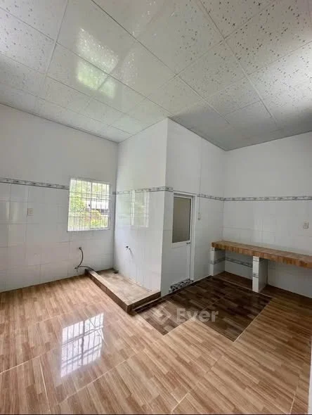 tôi cần bán căn nhà cấp 4 ở Hóc Môn Sổ Riêng.Diện Tích: 5x16 (80m2) Full Thổ Cư.