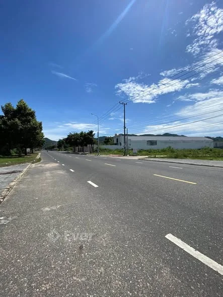 Bán Lô đất Xã Long Hải, TP HCMDiện tích: Ngang 5,4 dài 20, 106m vuông, thổ cư