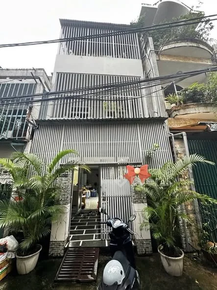 BÁN NHÀ HOÀNG VĂN THỤ NGAY NGÃ TƯ BẢY HIỀN, PHƯỜNG 4 , QUẬN TÂN BÌNH