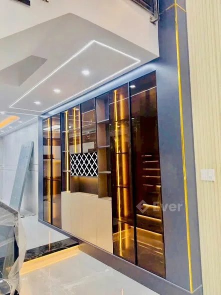 Bán nhà 5 tầng, có thang máy, Bình Tân