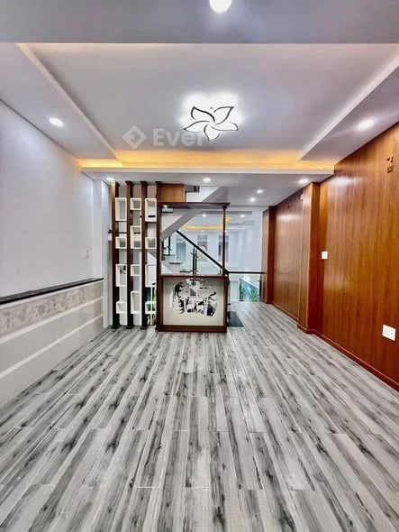 Nhà 5 tầng BTCT chắc chắn ngay Nguyễn Ảnh Thủ Hiệp Thành Quận 12