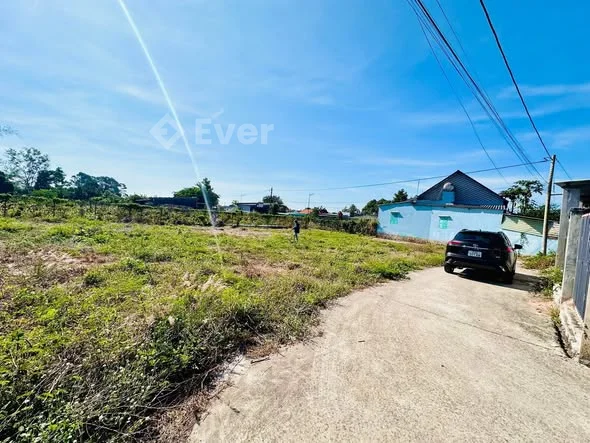 BÁN ĐẤT GÓC 2 MẶT TIỀN ĐƯỜNG BÊ TÔNG XE HƠI 7 CHỖ, thị trấn Đất Đỏ