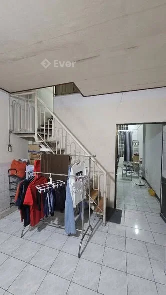 Nhà G.i.á rẻ - ngay Huỳnh Thiện Lộc - diện tích 62m2- 1trệt 1 lầu