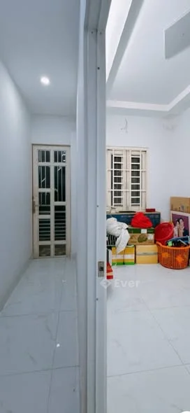 ..CHÍNH CHỦ B.ÁN GẤP NHÀ NGUYỄN KHOÁI P2 Q4 - CÁCH MẶT TIỀN ĐƯỜNG 20M