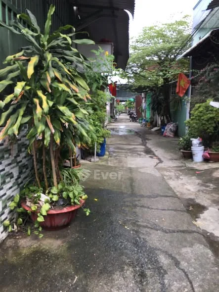 Bán nhà cấp 4 gác đúc - 2 mặt tiền thoáng mát, kinh doanh được.