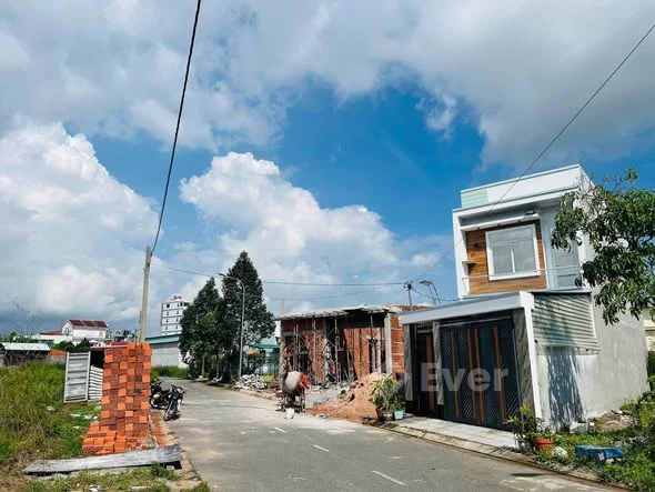 Cần bán nhanh lô đất 171m2 thổ cư hết, ngay Cổng chào Long Hải -