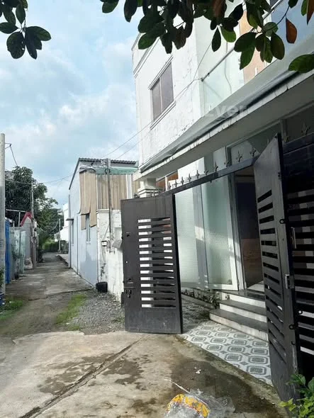 Bán nhà sổ hồng riêng tại Bình Hưng