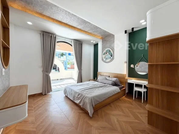 HẺM XE HƠI THÍCH QUẢNG ĐỨC RẺ VÀO - 66M2 - 3 TẦNG TẶNG NỘI THẤT - CÓ SÂN ĐÂU XE 16 CHỖ