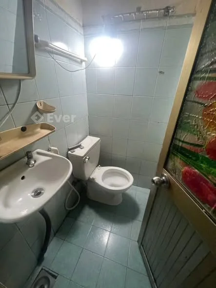 Hẻm 77 Hồ Thị Kỷ, P.1, Q.10 - Diện tích: 3m x 6m, - Kết cấu: trệt 2 lầu đúc (2 phòng ngủ, 2 toilet)