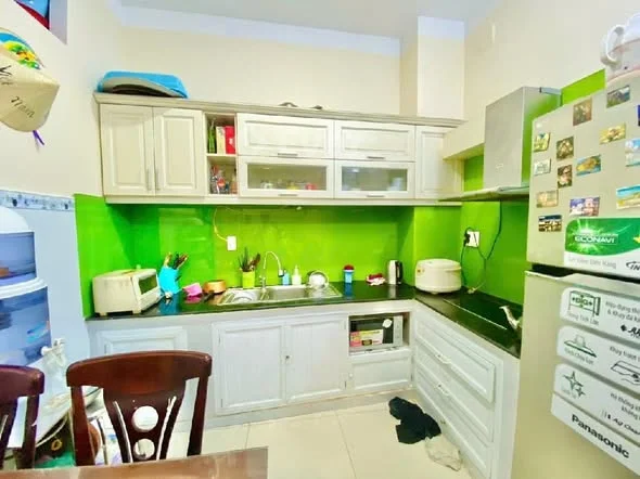 NHÀ MỚI - CMT8 - NGAY CHỢ HÒA HƯNG - 4 TẦNG BTCT - 3PN - HOÀN CÔNG ĐỦ - 5 TỶ 3 TL