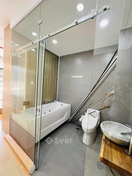 Hxh Cách Mạng Tháng 8,Q3 3,5 x 12 - 3PN 5 Tầng - Có Thang MáyGiá: 8 Tỷ 990