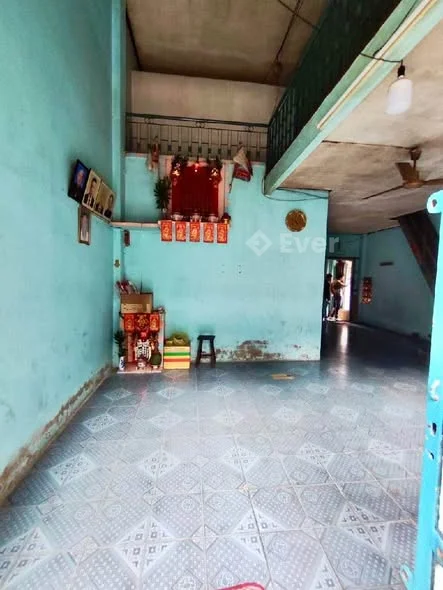 -Nhà cấp 4, 1 Trệt, 1 gác gỗ tiện sửa chửa xây mới, lô góc 2 mặt hẻm trước sau có lối đi thông - Thỏa thuận - 68m²