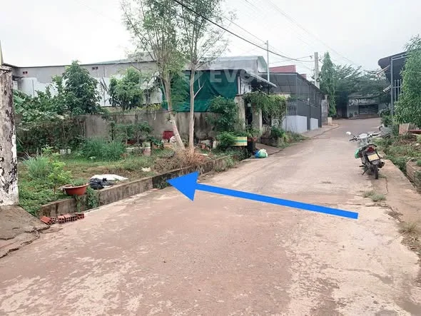 Cần bán lô đất sổ riêng gần chợ khu công nghiệp Sông Mây. Dt 10 x 25 ( 251,7 m2) sổ riêng Đờng