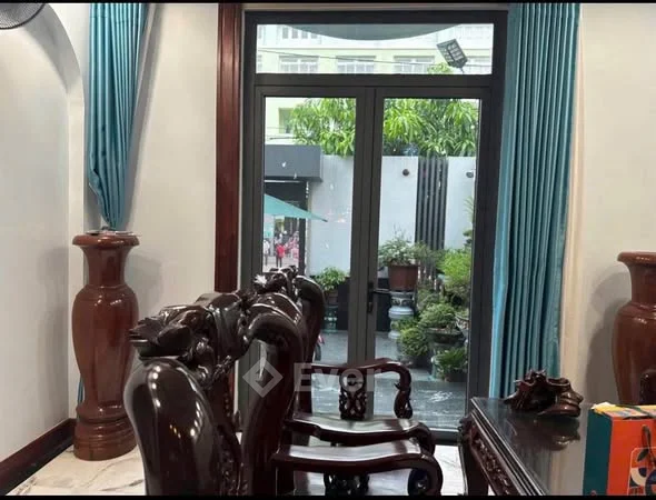 Biệt thự sang trọng , nội thất cao cấp , đối diện trường học - Mặt tiền đường 11A khu Tên Lửa