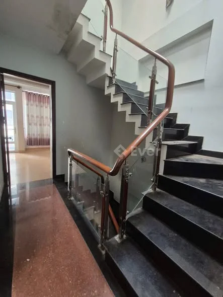 Mặt tiền Trần Bá Giao giảm sâu còn 9.6 tỏi4 x 13m = 52m²1 trệt 3 lầu