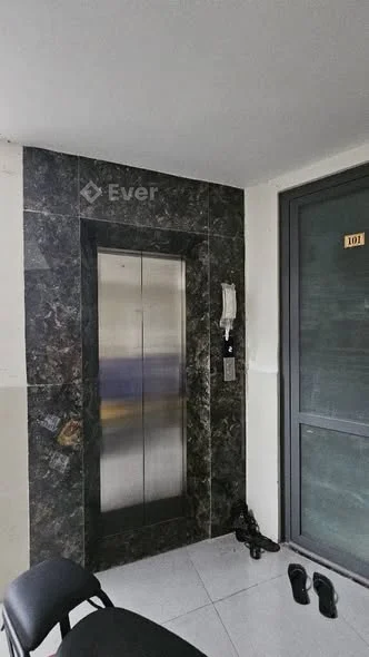 NHỈNH 12 TỶ – CMT8, Q.3 CHDV NGANG KHỦNG 7M – 70M² x 6 TẦNG – THANG MÁY – H. CÔNG HẺM XE HƠI 4M – VÀ