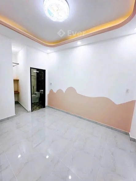 NHÀ MỚI -ĐOÀN VĂN BƠ Q4 TPHCM .- DT 4 dài 5 Trệt