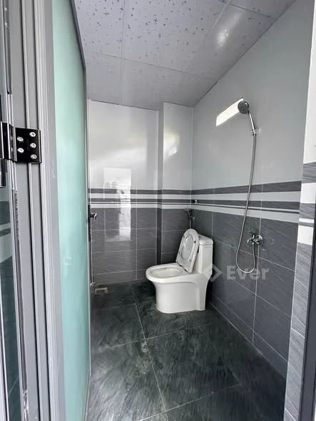 Nhà 1 trệt 1 lầu lửng, full công năng nhà mới 100/100