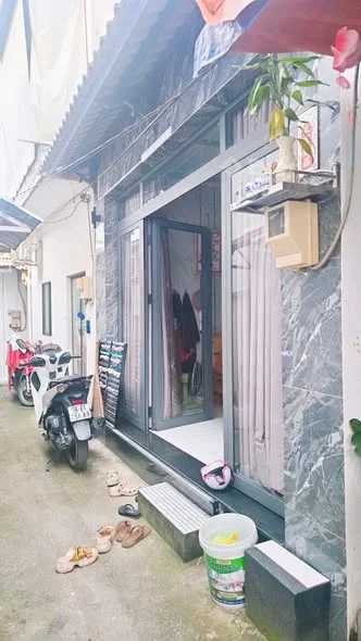 Nhà 104/8 phạm hữu lầu, phường tân mỹ ( phú mỹ ,q7 cũ)4 x 10,5 - 2pn, 1wc)Hẻm ba gác