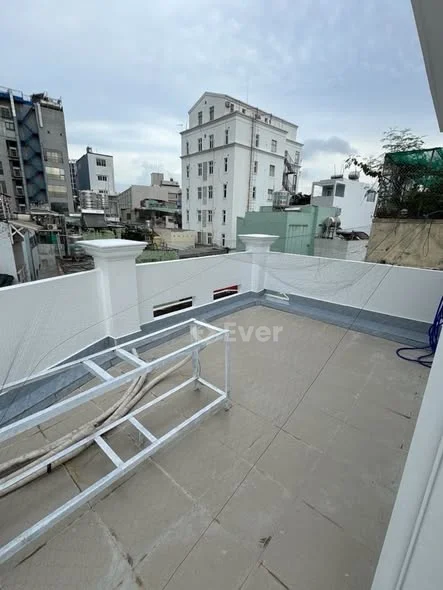 Nhà xinh lung linh sát Đặng Văn Ngữ, 51m2 nở hậu lớn, 5 tầng tặng full nội thất, giá 8tỷ nhỏ xíu + D