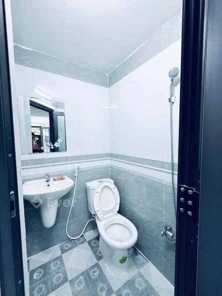 NHÀ Q4 MT NGAY CHỢ PHƯỜNG 10 QUẬN 4. VỊ TRÍ KINH DOANH