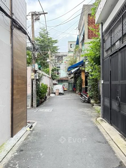 CĂN GÓC THOÁNG MÁT 2 MẶT TIỀN TRƯỜNG CHINH TÂN BÌNH HCM.DT : 74 M²