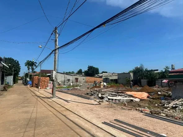 chính thức khui móng 3 căn đầu tiên trong dãy 16 căn nhà phố