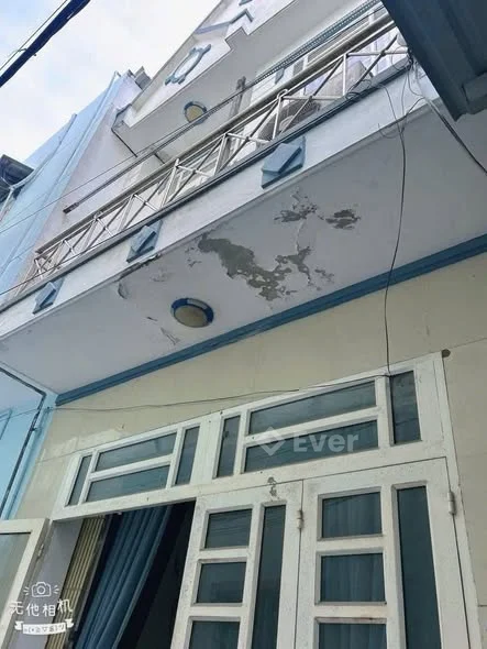 Nhà đẹp 2 phòng ngủ gần chợ Gà, Thới Tam Thôn