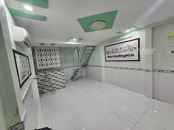 Ban 300/19/22 Trịnh Đình Trọng, P. Hòa Thạnh, Quận Tân Phú- Diện tích đất: 4.2m x 7.15m = 30m2.