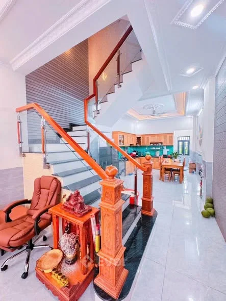 Giá: 4,8tỷKDC Lê Phong / Dĩ An Nhà 2 Lầu / Tặng Nội Thất Sang Trọng