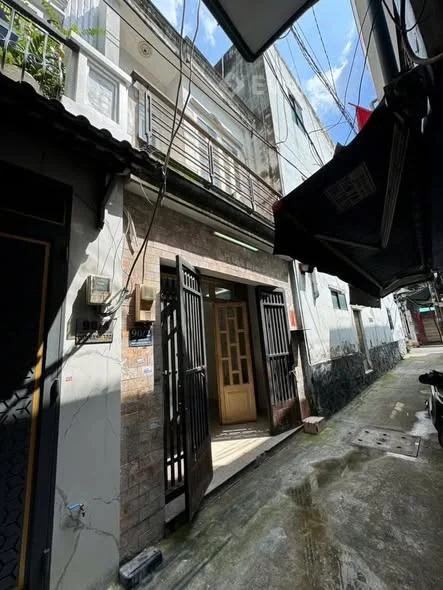 NHÀ TÂN PHÚ NGAY KHUÔNG VIỆT Hàng Xóm Nhà Tỷ Phú … ĐC: 90/2 CAO VĂN NGỌC - P. PHÚ TRUNG