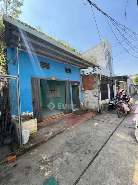 CHỈ HƠN 4 TỶ - 70M2 - NGANG 5M LỚN - NHÀ CŨ 2 TẦNG TIỆN XÂY MỚI - NGAY HƯƠNG LỘ 2 BÌNH TÂN - Thỏa thuận - 70m²